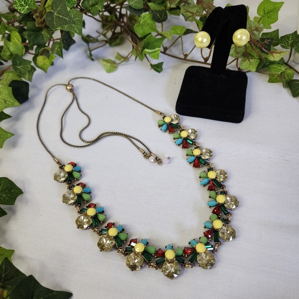 Antique Gold Finish Sliding Bolo Crystal Necklace Faux Pearl Earrings Set